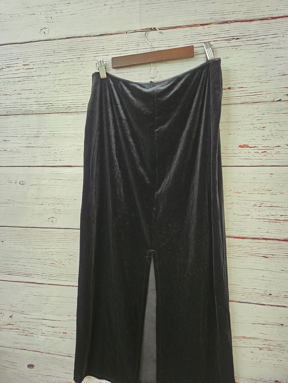 NWT Wild Fable Women's Black Velvet Midi Skirt Size L Back Slit Stretch Pull-On - Picture 10 of 15